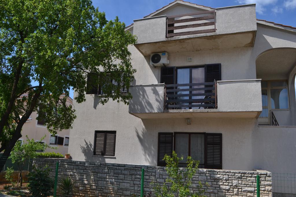Apartman Din-Пула Экстерьер фото