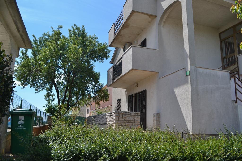 Apartman Din-Пула Экстерьер фото