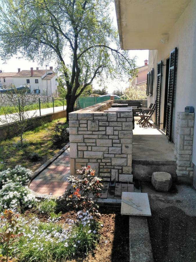 Apartman Din-Пула Экстерьер фото